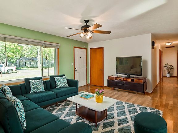4th image of 737 Copper Dr