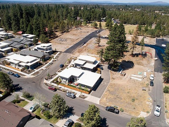 3rd image of 20289 NW Forest Heights Pl