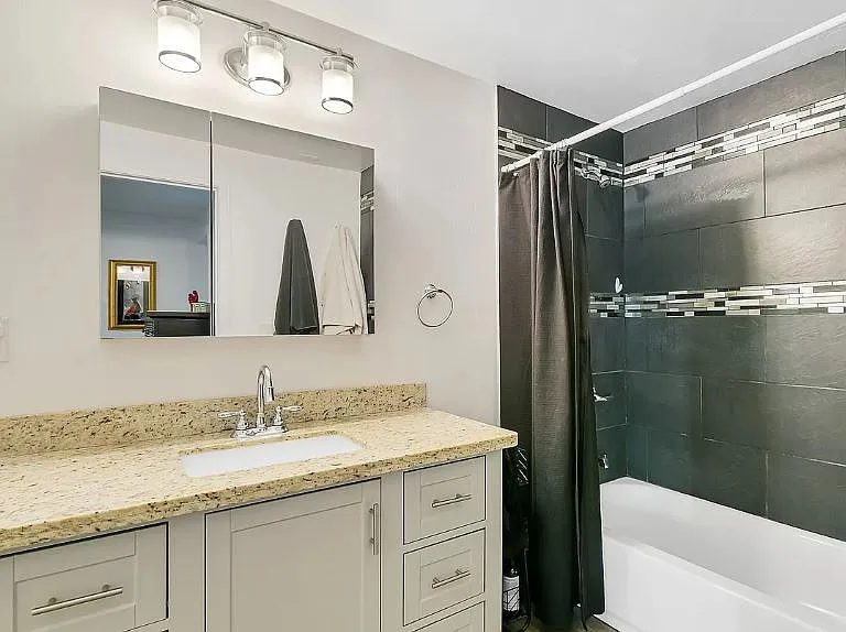 3402 E Kleindale Rd — Photo 17
