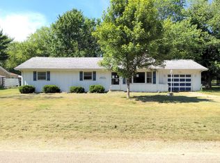 108 E Cedar St, Ashmore, IL 61912