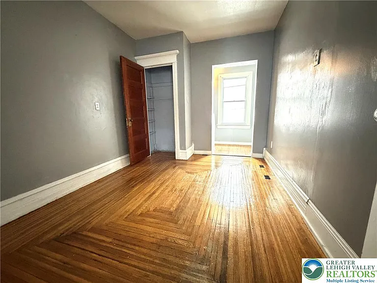 216 S 14th St — Photo 11