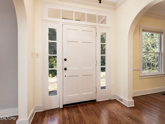 3rd image of 510 Forest Hills Blvd