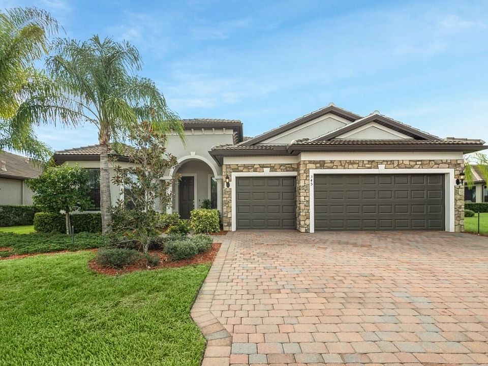 1st image of 345 SE Huntington Cir