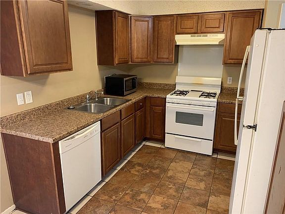 4th image of 7208 Creekside Dr APT A
