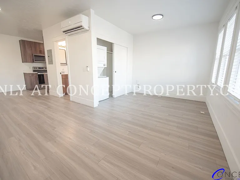 Clairmont — Photo 25