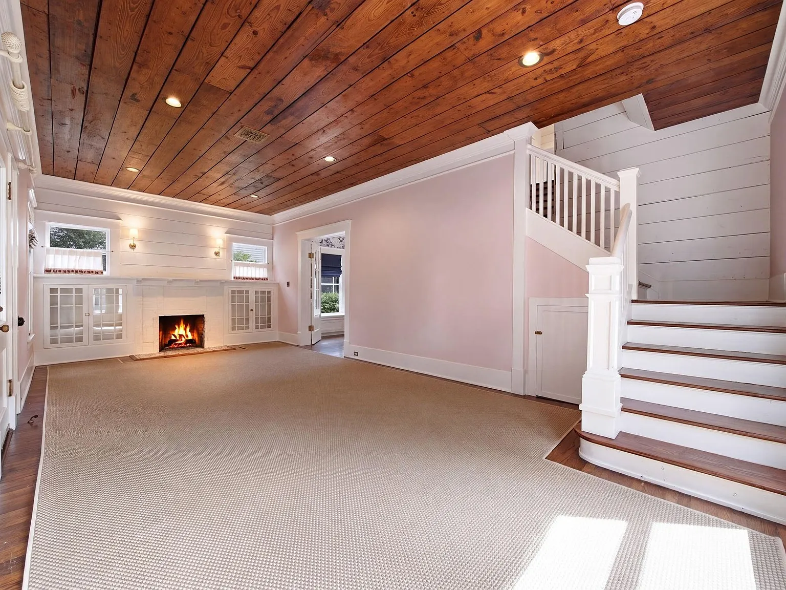 5 bed, 3.5 bath, 3408 sqft, $8,500 — Photo 3