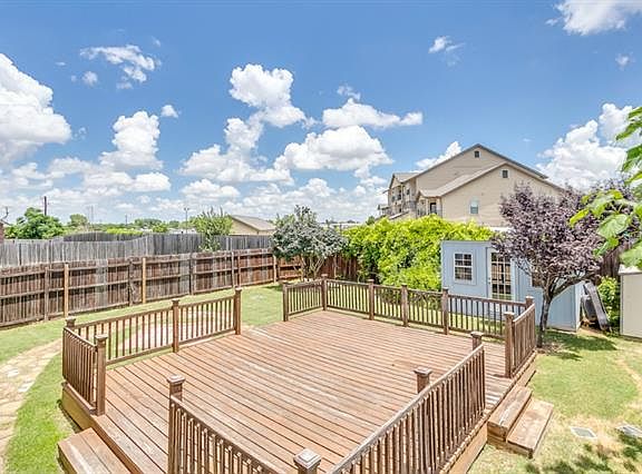 3rd image of 10509 Elk Hollow Dr
