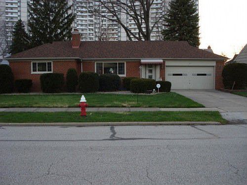 1st image of 160 E 265th St