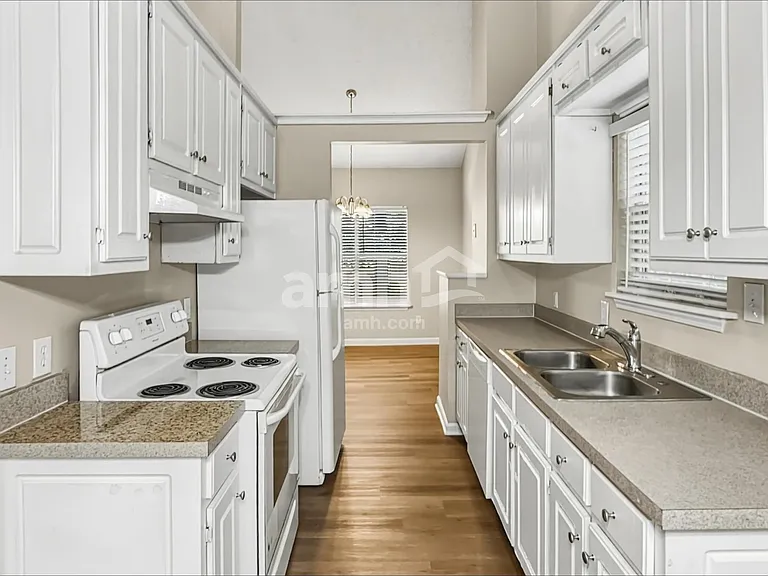 9 Herald Dr — Photo 4