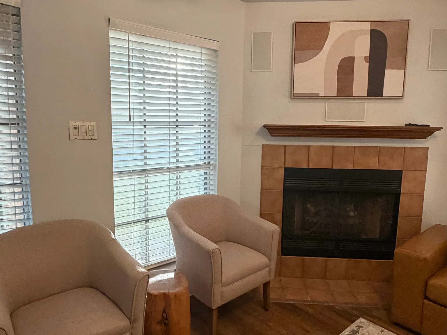 3 bed, 1132 sqft, $2,200 — Photo 3