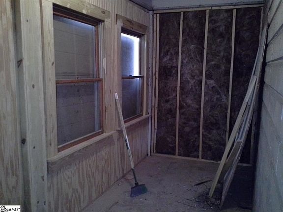3rd image of 104 Scruggs Ave