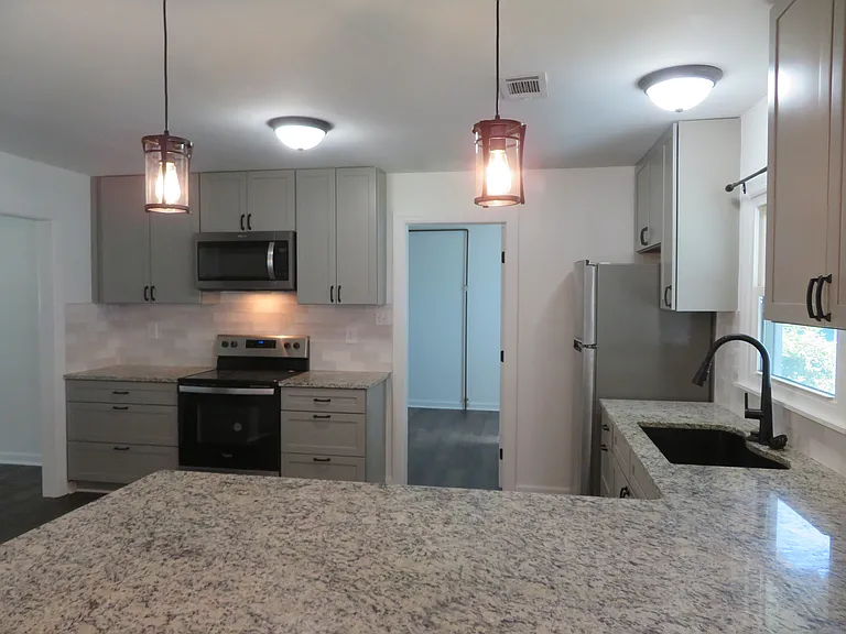 7895 Pavilion Dr — Photo 18
