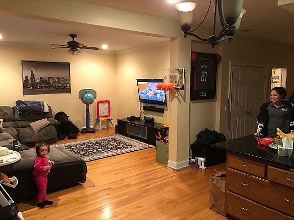 4th image of 1522 W Bryn Mawr Ave APT 2