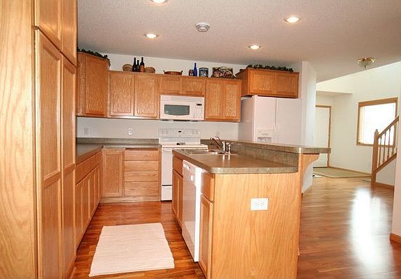 2nd image of 10755 Tyler Ct NE