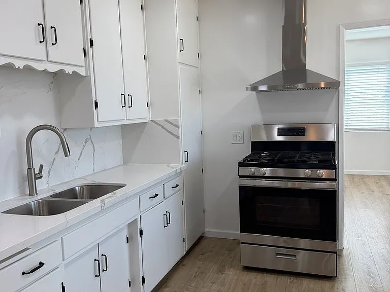 935 Elm Ave #903 — Photo 9