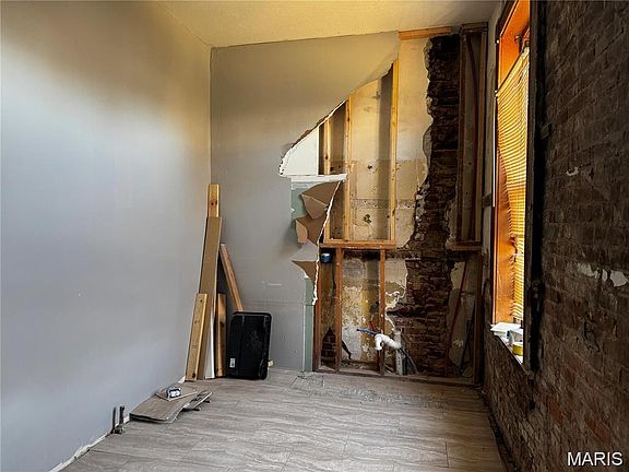 4th image of 3735 Wisconsin Ave