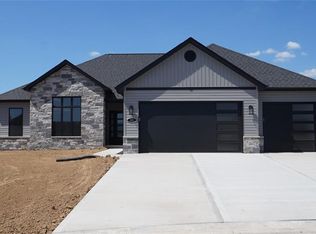 335 Jenny Ct, Waterloo, IL 62298
