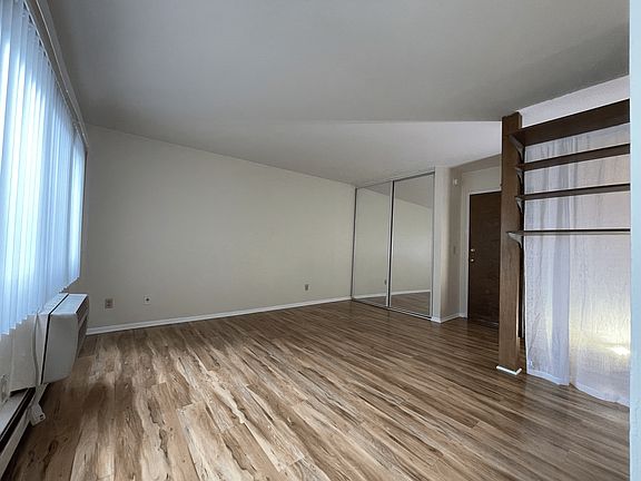 3rd image of 1415 5th St SE APT 4