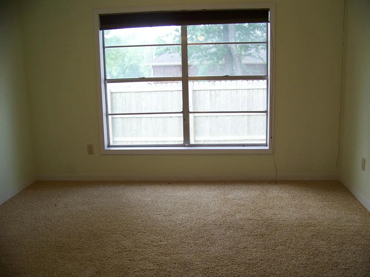 2 bed, 1008 sqft, $1,000 — Photo 3