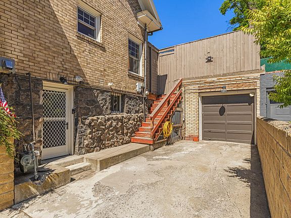 5th image of 219 Pine St