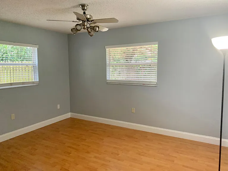 4871 Southland Dr — Photo 17