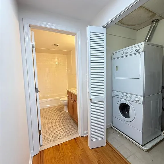 53 W Palisade Ave — Photo 14