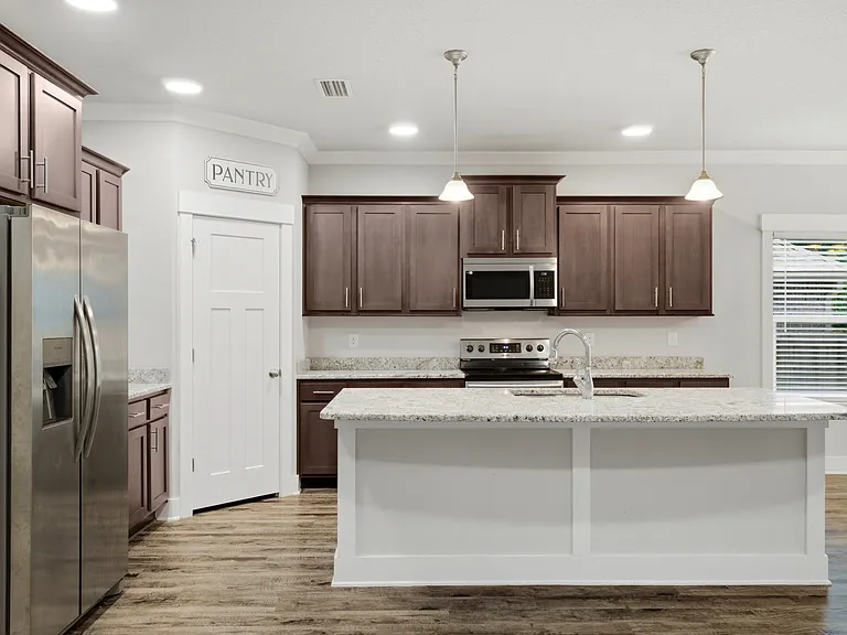 425 Pemberton Ln — Photo 11