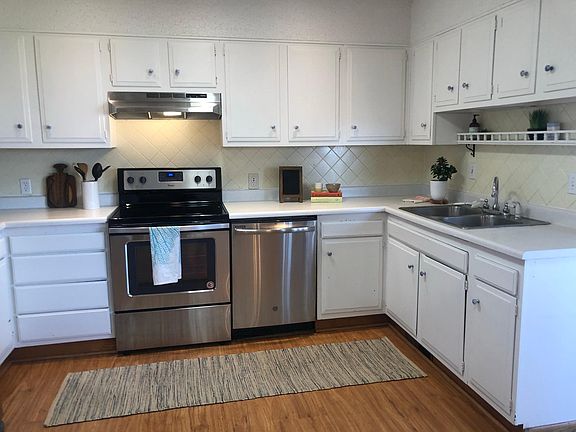 Very bright and large eat-in kitchen. Newer SS appliances. Complete renovation of kitchen is in progress but not reflected in these photos posted.