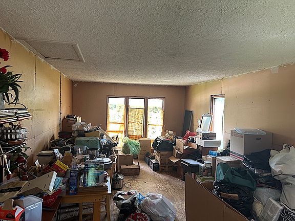 2nd image of 721 Grace Ct