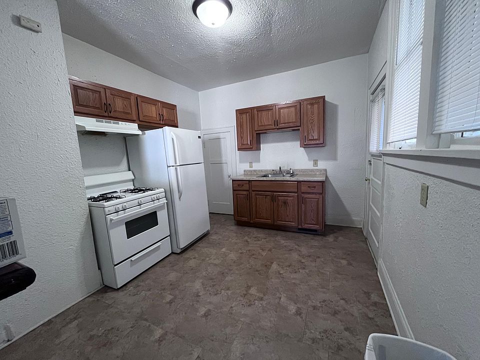 1st image of 1681 N Franklin Pl #1