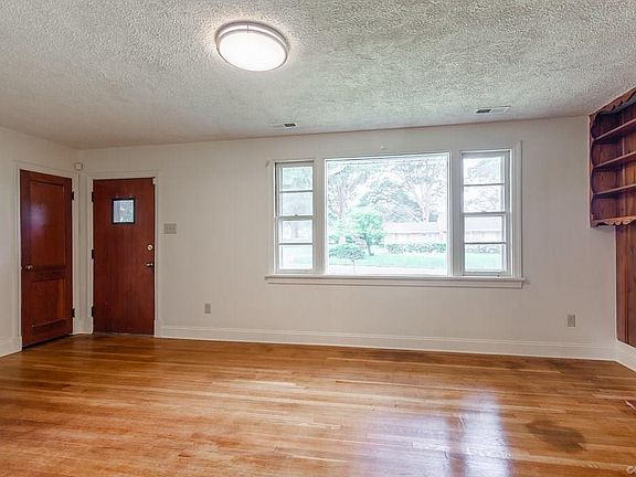 4th image of 607 Shelby Dr