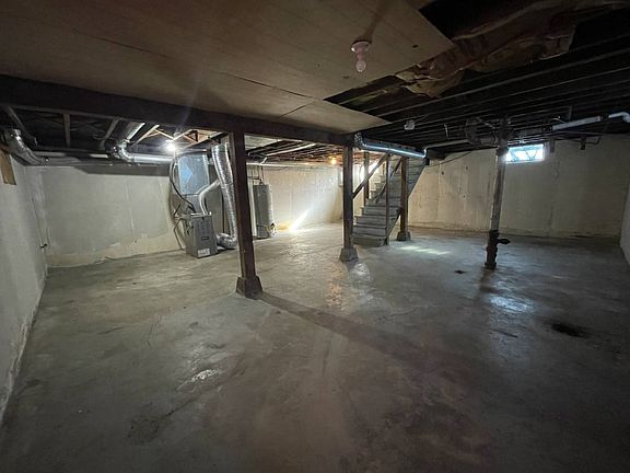 2nd image of 2322 S Broadview St