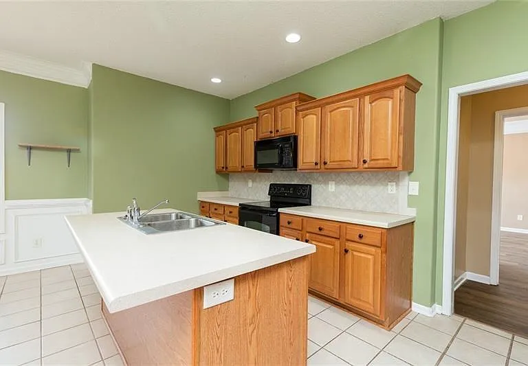 300 McKendree Ct — Photo 12