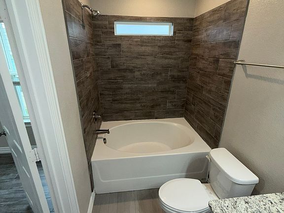 5th image of 3223 Kickapoo Dr