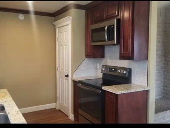 4th image of 20018 Bolton Bridge Ln