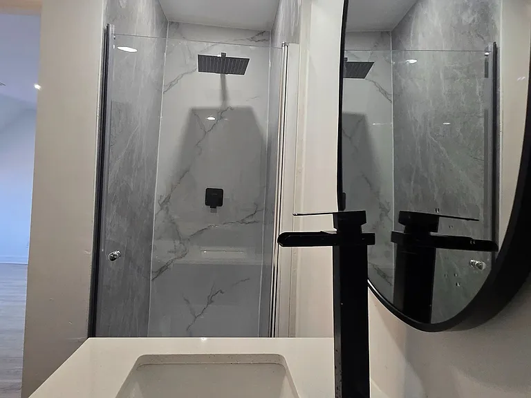 252 James St S #303 — Photo 5