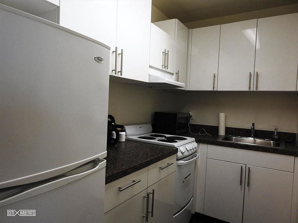 2nd image of 207 E 30th St APT 7D