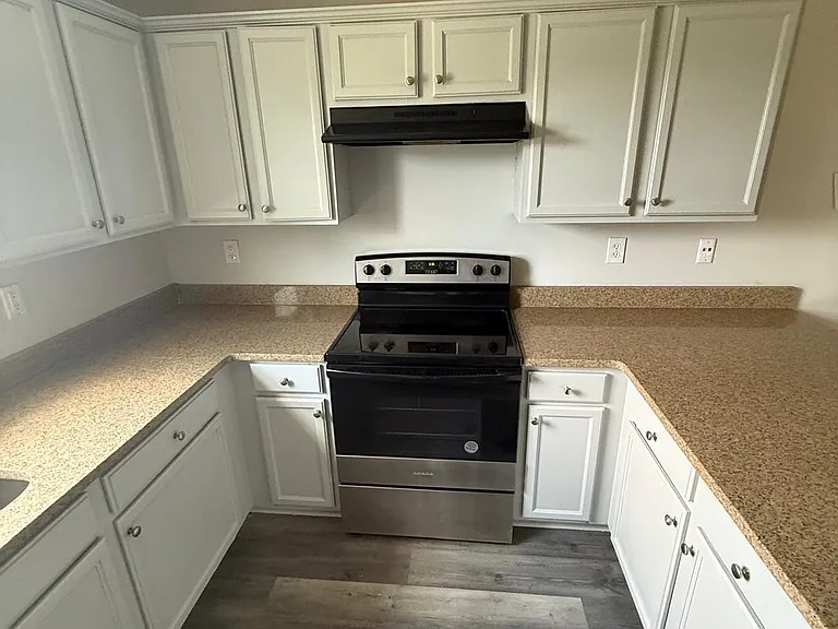 65 Ratliff Dr — Photo 2