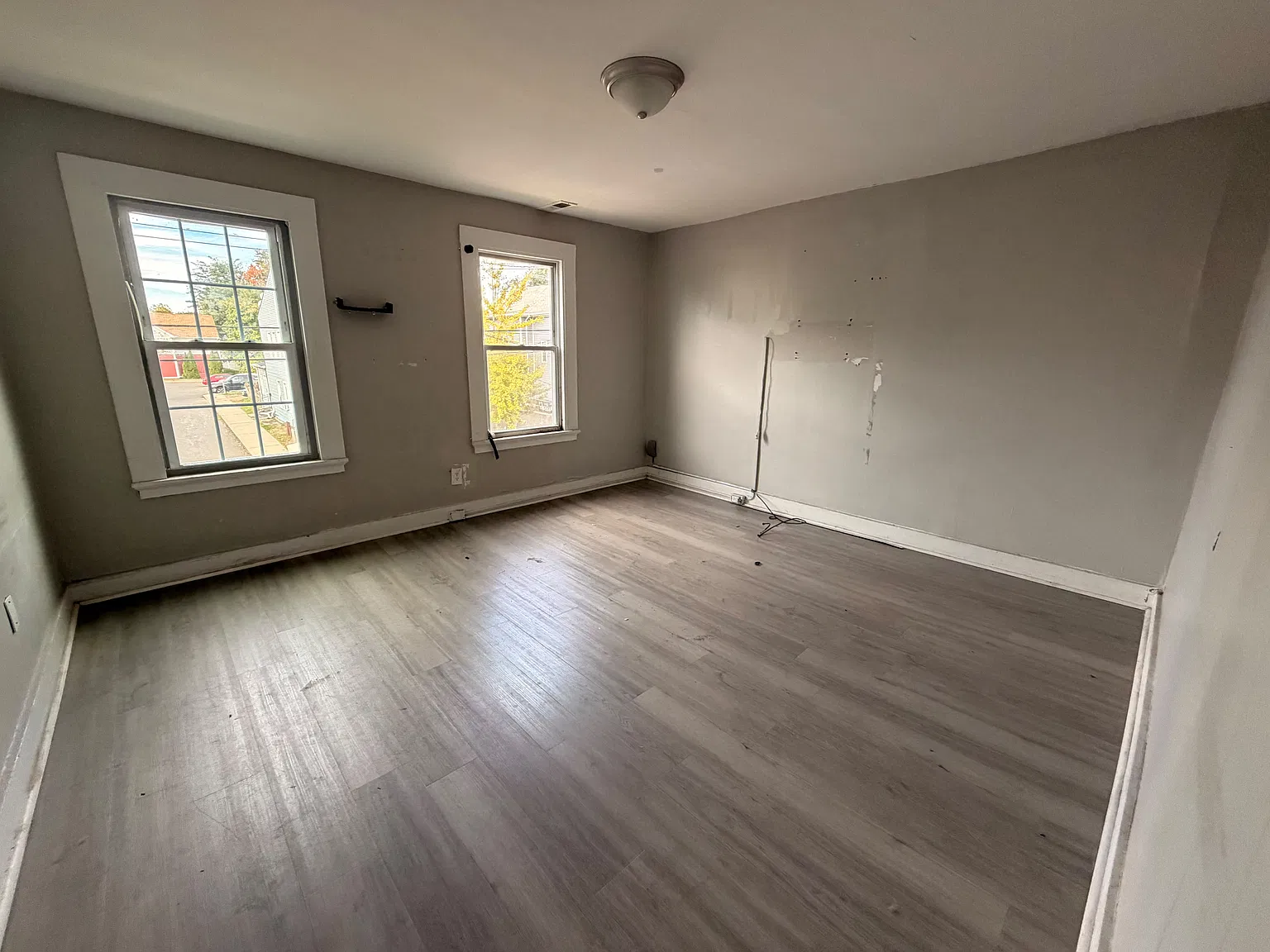 3 bed, $1,650 — Photo 2