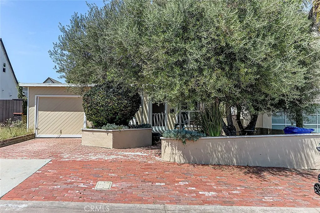 2 bed, 983 sqft, $6,200 — Photo 3