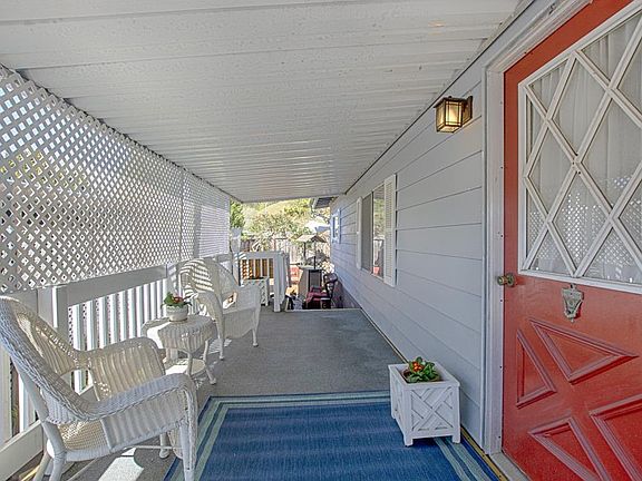 2nd image of 65 Plumosa Ln #65