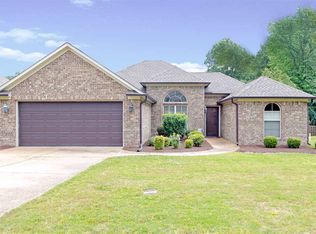 124 Greenvalley Dr, Jackson, TN 38305