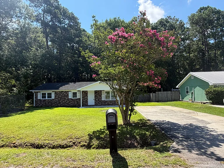 230 Stonebrook Dr — Photo 1