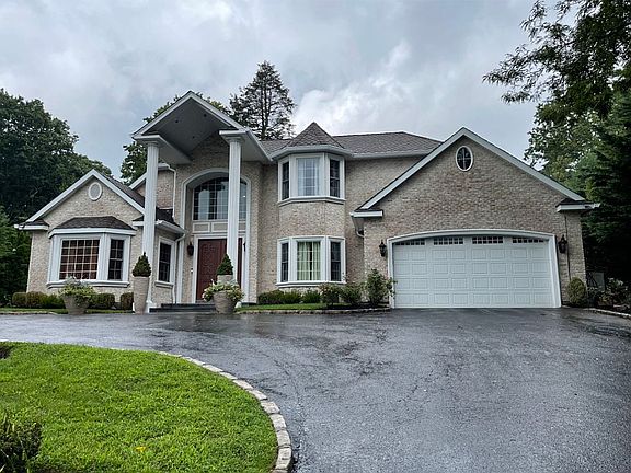 5th image of 15 Kevin Ct