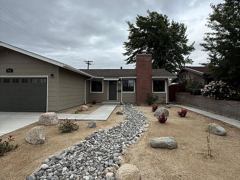 750 Topaz Dr — Photo 1