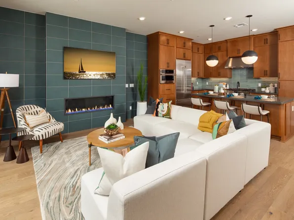 107 10th St, Marina, CA 93933