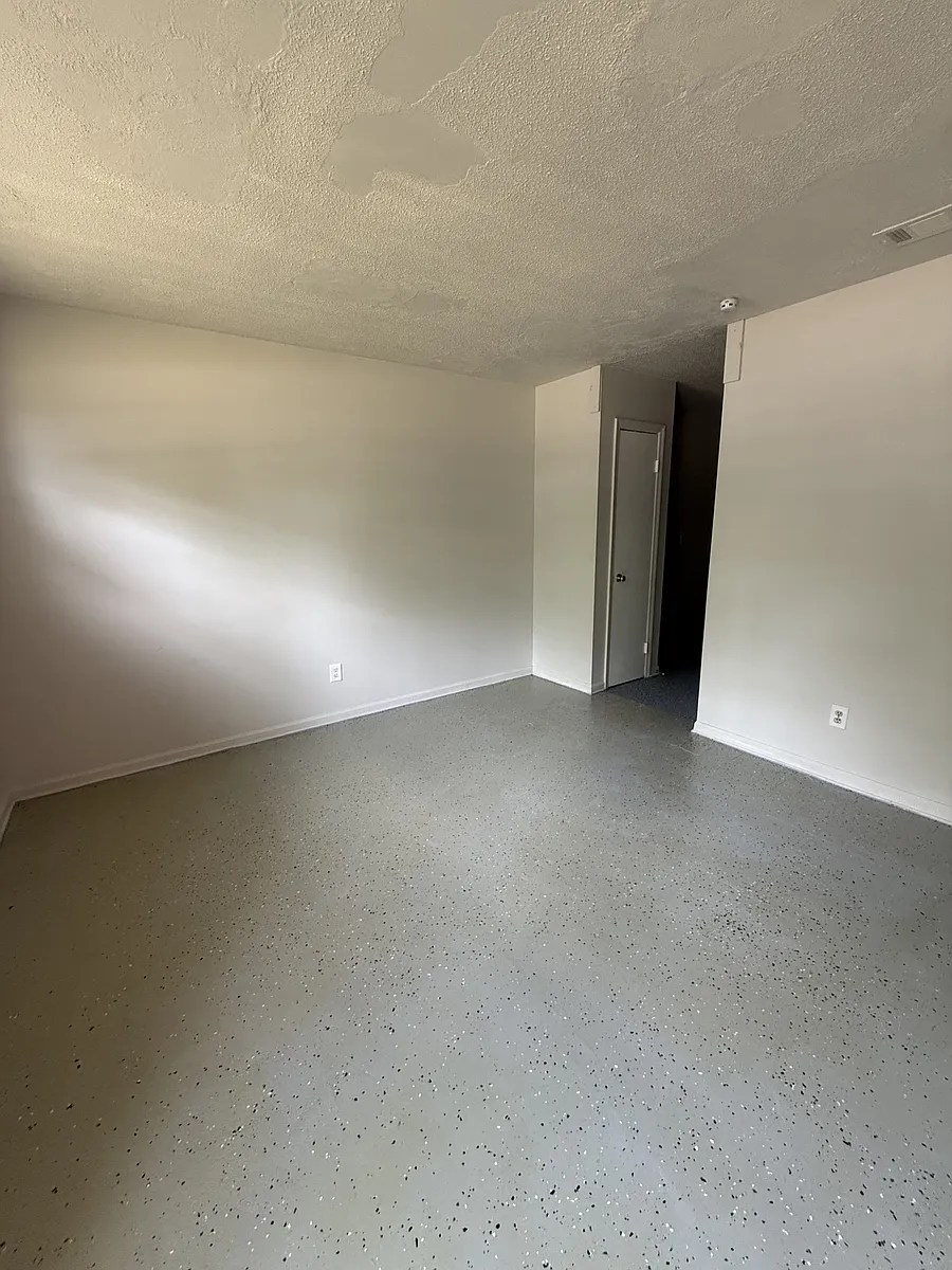 Building Photo - 606 Lowe St #B