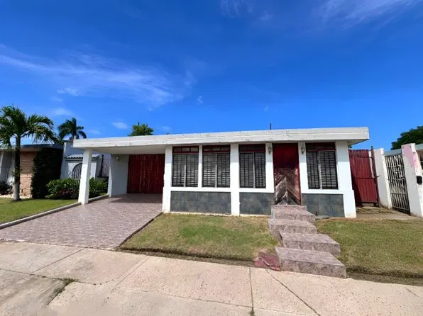 2DA Extension Villa Rica Calle 4 Blq #C-16, Bayamon, PR 00959