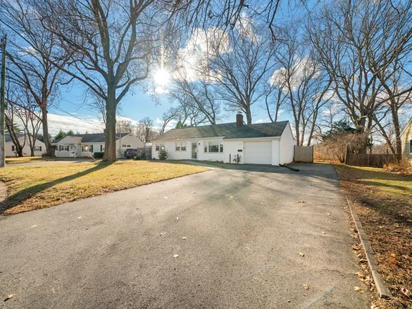 205 George St, Warwick, RI 02888