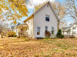 220 S 6th St, Dundee, IL 60118